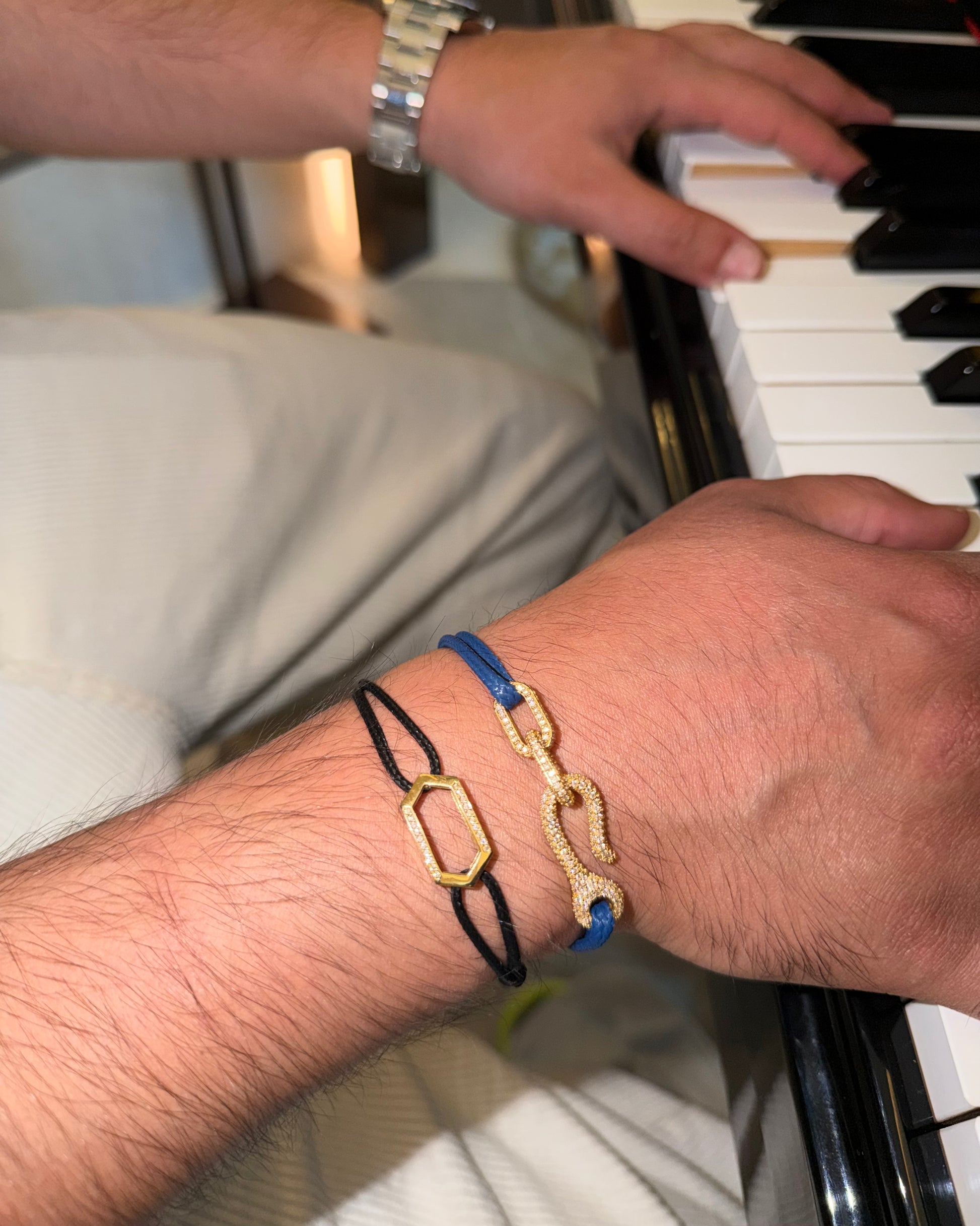 The Connected Bracelet